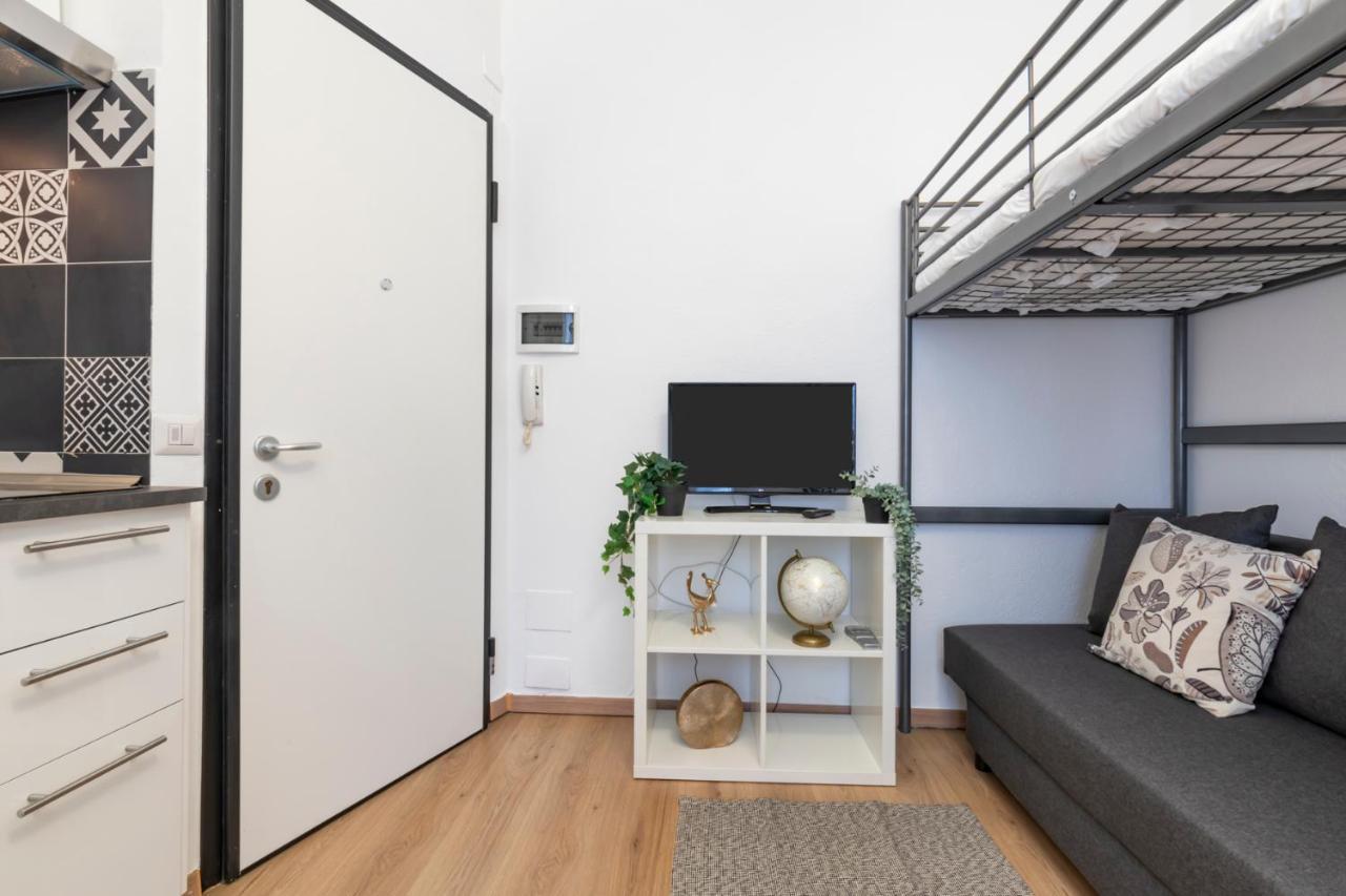 I Host Apartment - Alessi 10 Милан Экстерьер фото